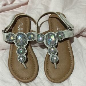 Elegant Nina 1 Silver Bejeweled Sandals tan soles glimmer bling on top euc
